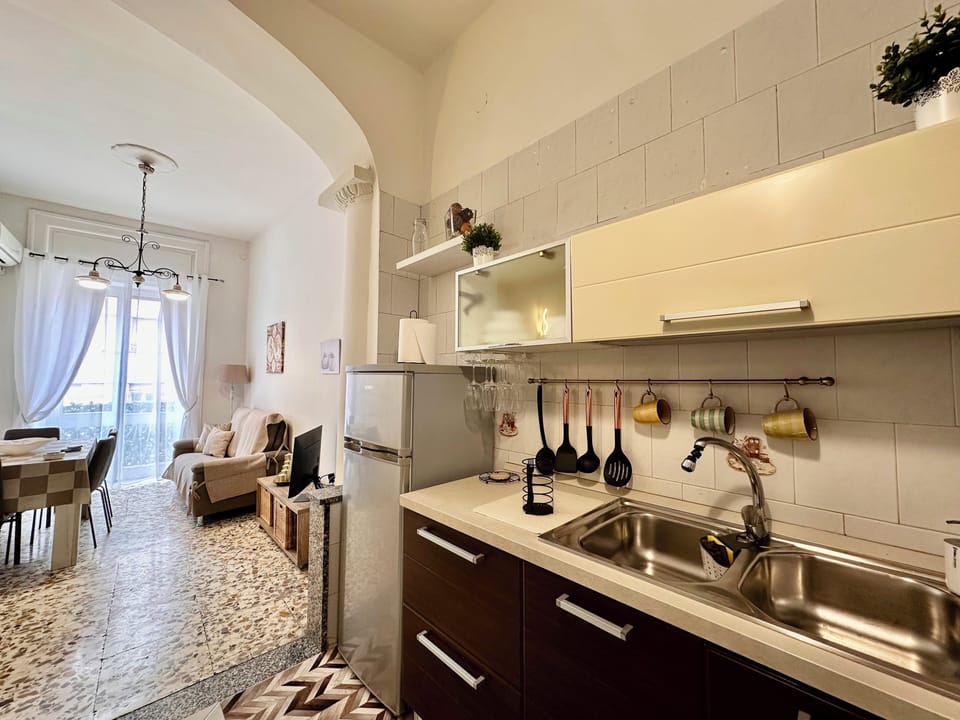 Deluxe Apartment, City View | Private kitchen | Electric kettle, toaster