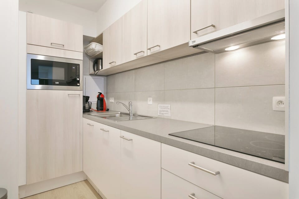 Apartment | Private kitchen | Toaster, cookware/dishes/utensils
