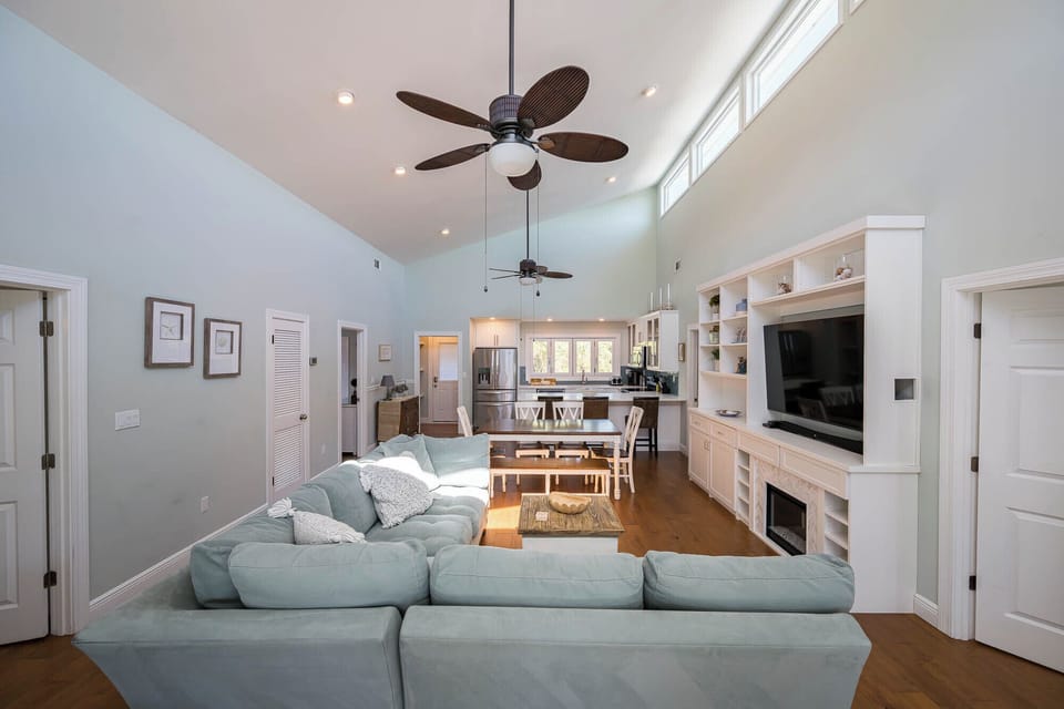 Living, Dining, Kitchen (2)