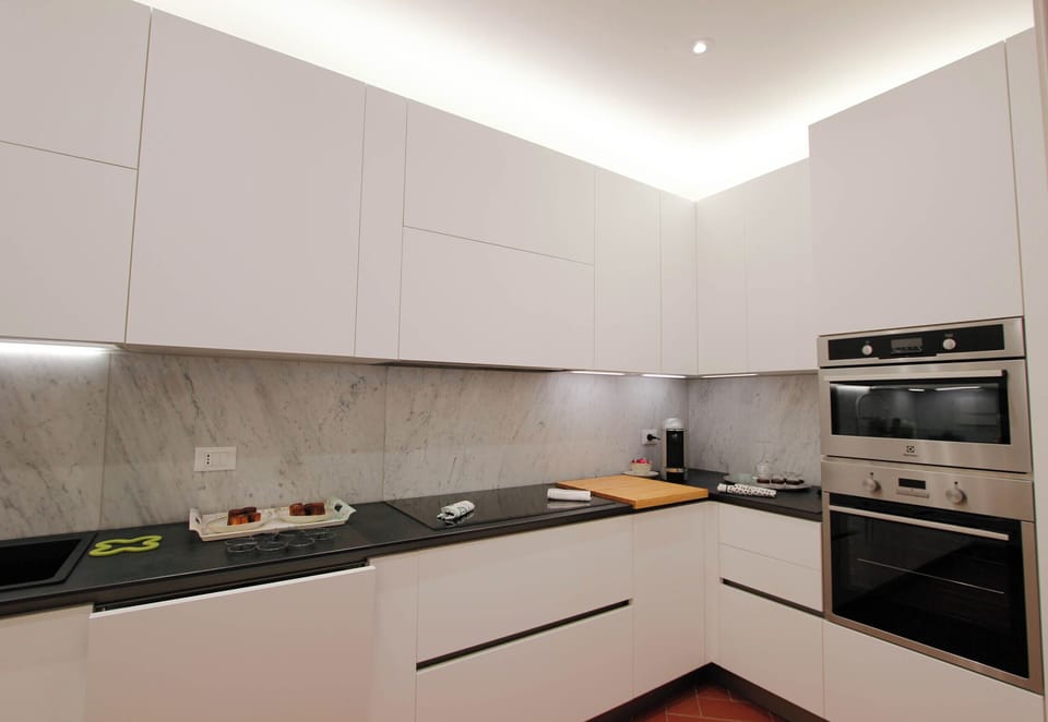 Apartment, Garden View | Private kitchen | Electric kettle, toaster