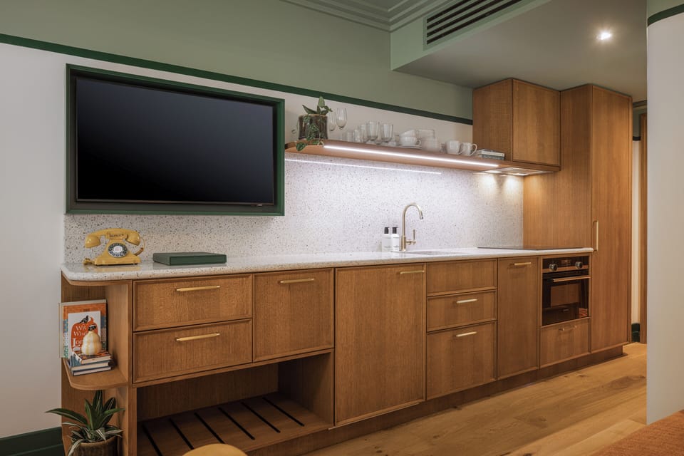 Standard Studio | Private kitchen | Full-size fridge, microwave, oven, stovetop