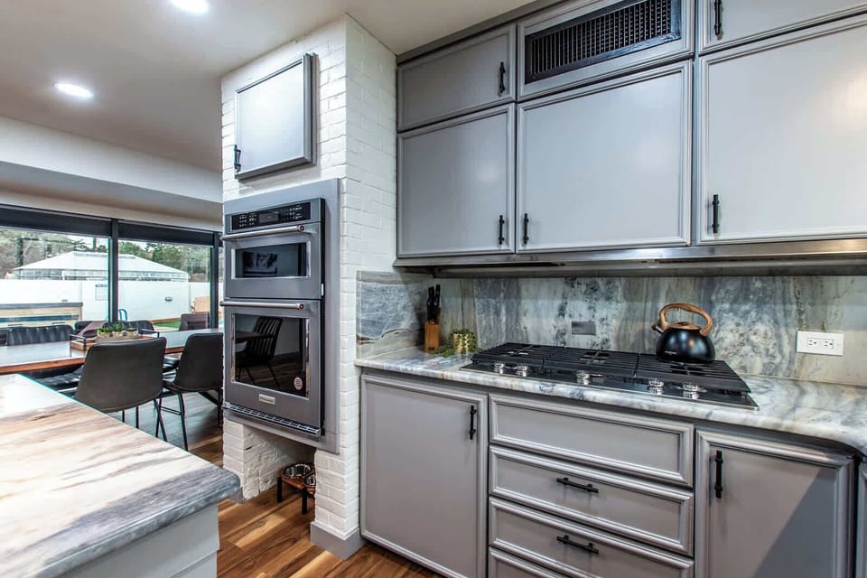 Full Kitchen 