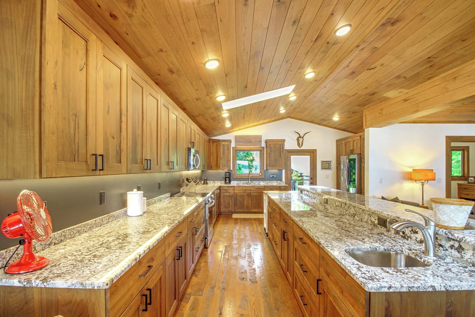 House (4 Bedrooms) | Interior