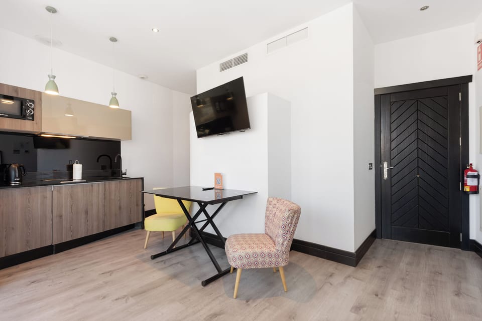 Apartment, 1 Queen Bed with Sofa bed (1 Bedroom) | Private kitchen | Fridge, microwave, oven, coffee/tea maker