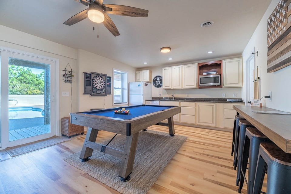 Rec Room with Pool Table