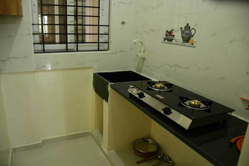 Standard House | Private kitchen | Fridge, cookware/dishes/utensils