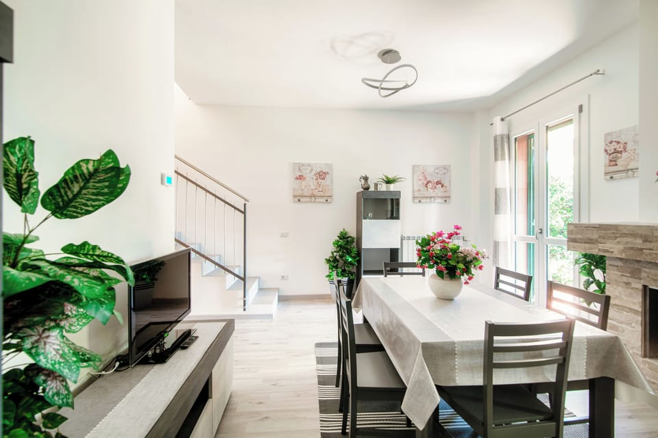 Apartment, Patio, Lake View | Dining room