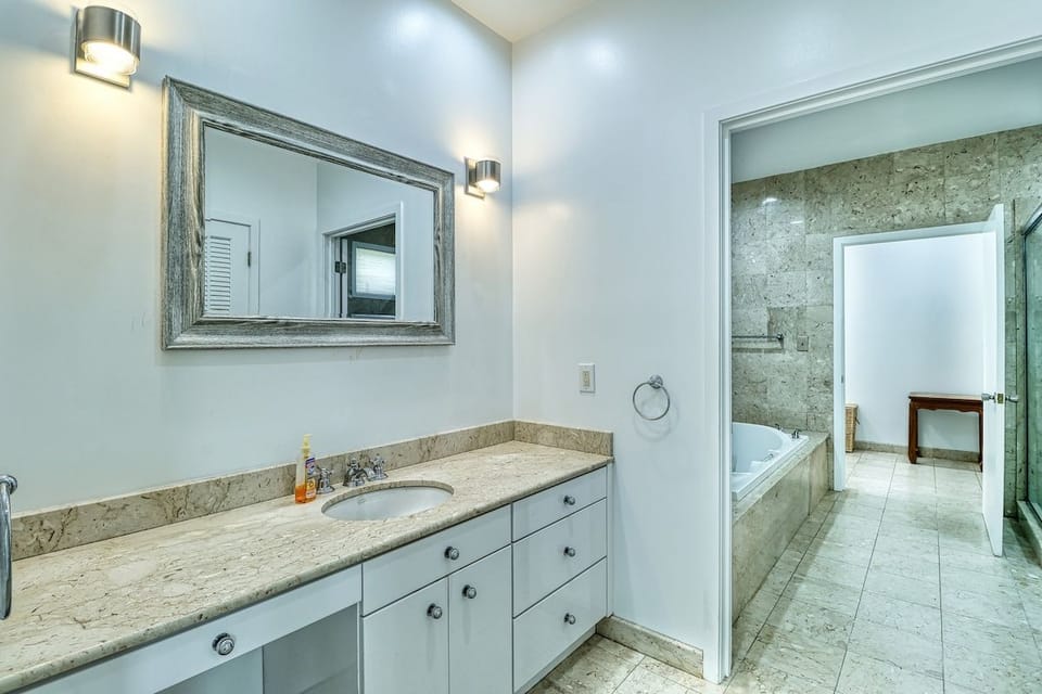 www.cherrygrovebeachhouses.com