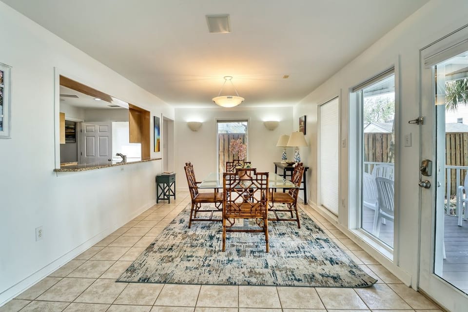 www.cherrygrovebeachhouses.com