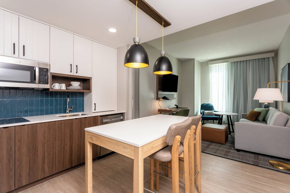 Suite, 1 Bedroom, Kitchen | Room amenity