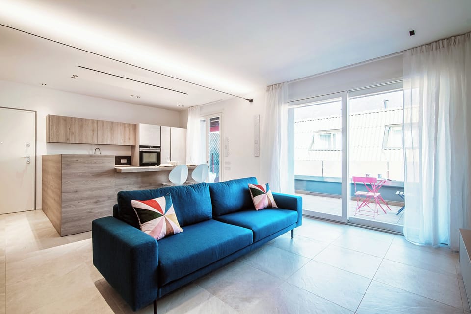 Apartment, Balcony | Living area | 30-inch TV with digital channels