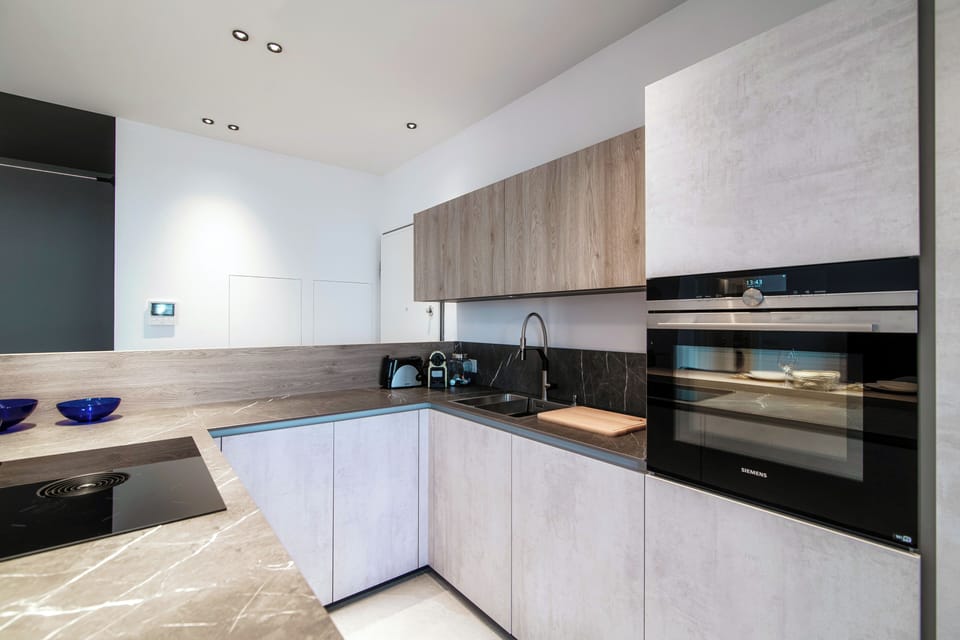 Apartment, Balcony | Private kitchen | Full-size fridge, microwave, oven, stovetop