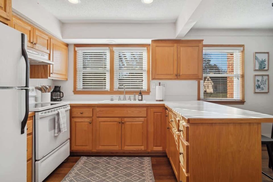 Fully stocked kitchen, comes with everything from a crockpot to a dish towel