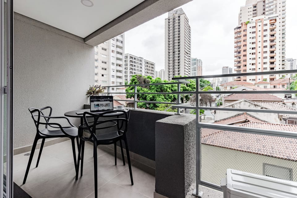 Studio Casal com Varanda | WiFi (free)