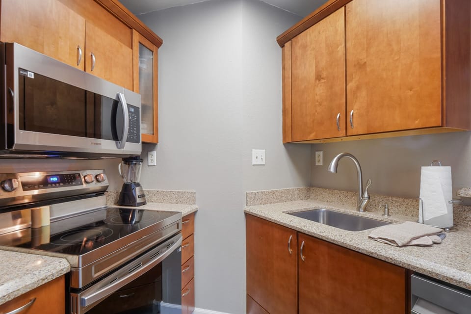Indoors, Appliance, Microwave, Oven, Kitchen