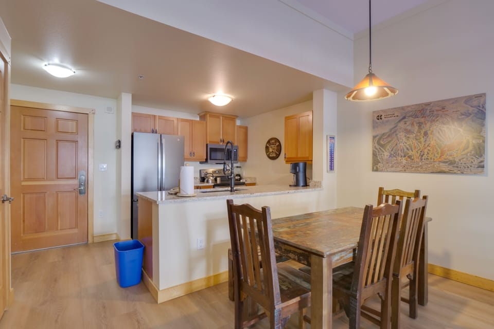 Indoors, Floor, Flooring, Hardwood, Dining Room