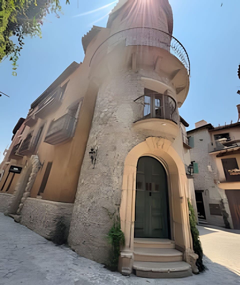 Facade / entrance