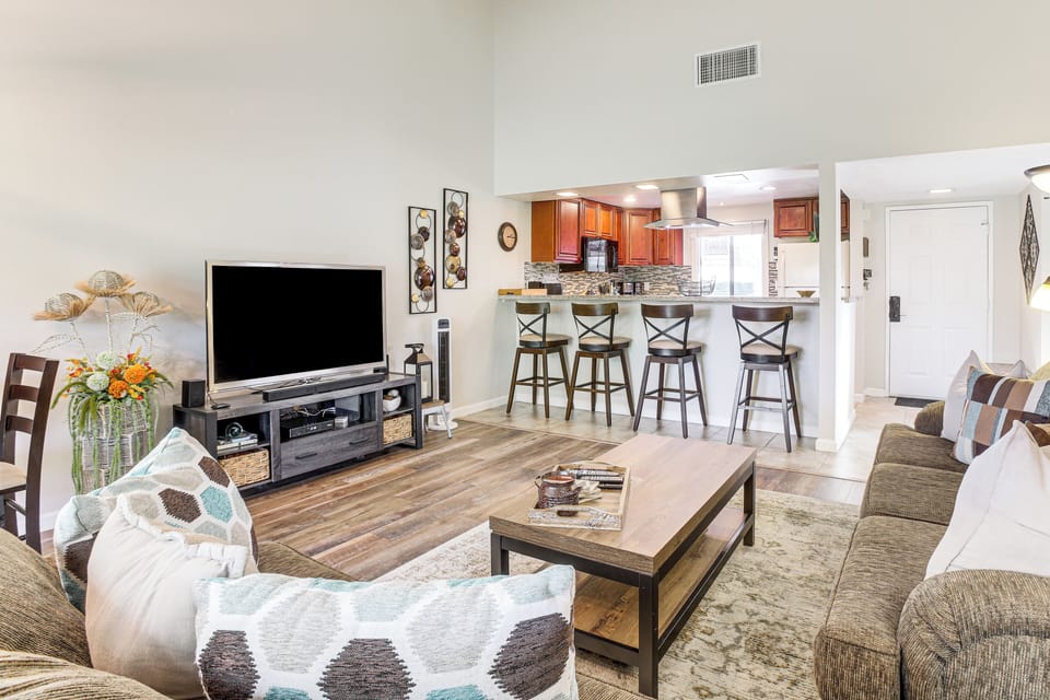 Living Room | Single-Story Condo | Smart TV w/ Cable | Central A/C & Heating
