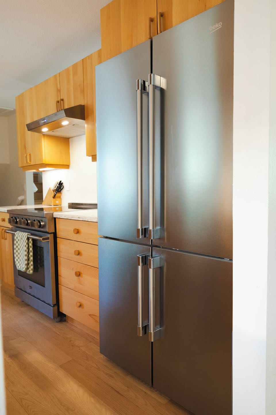Full Kitchen with induction stove. Brand new appliances and Nespresso Vertuo.