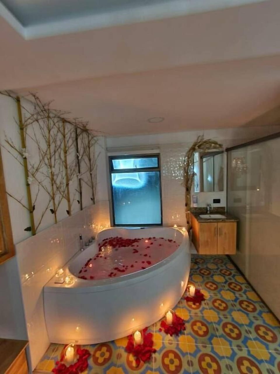 Premium bedding, down comforters, minibar, laptop workspace