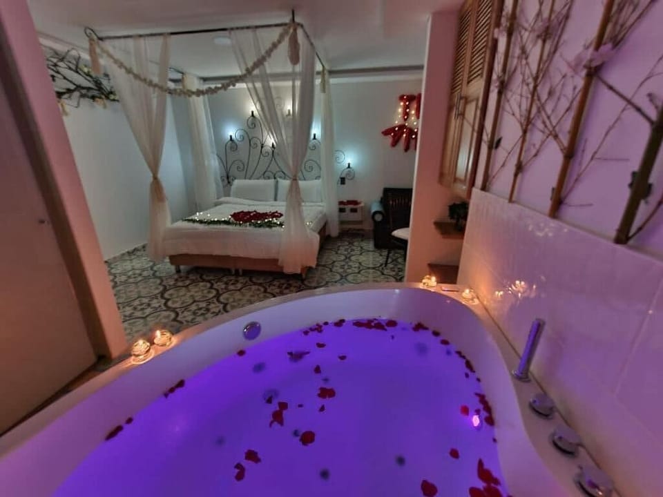 Premium bedding, down comforters, minibar, laptop workspace