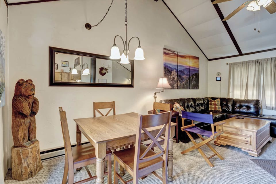 Savor intimate meals in our dining area, thoughtfully designed to seat 4. An inviting space for shared moments and delicious gatherings.