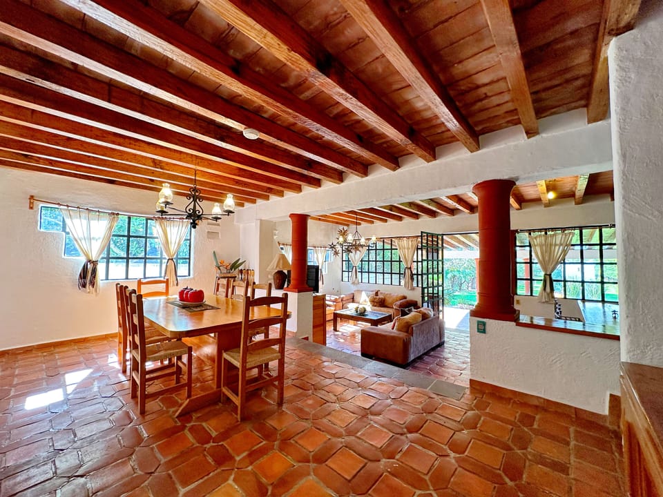 Family House, Lake View | Living area