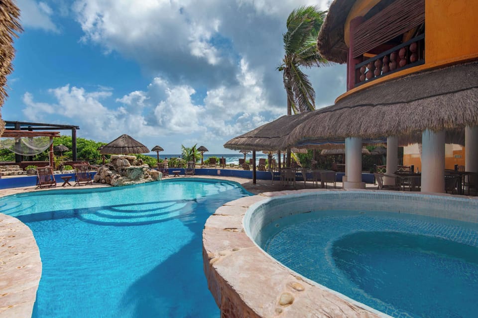 Pool and jacuzzi