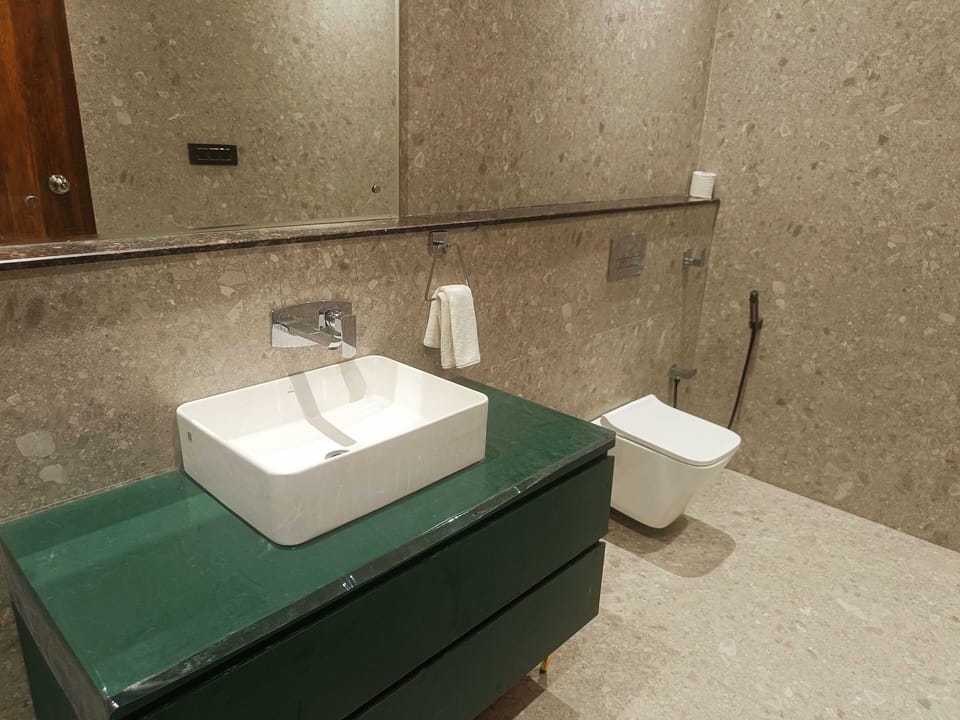 Superior Room, 1 Bedroom, Patio, Garden View | Bathroom | Shower, free toiletries, towels, soap