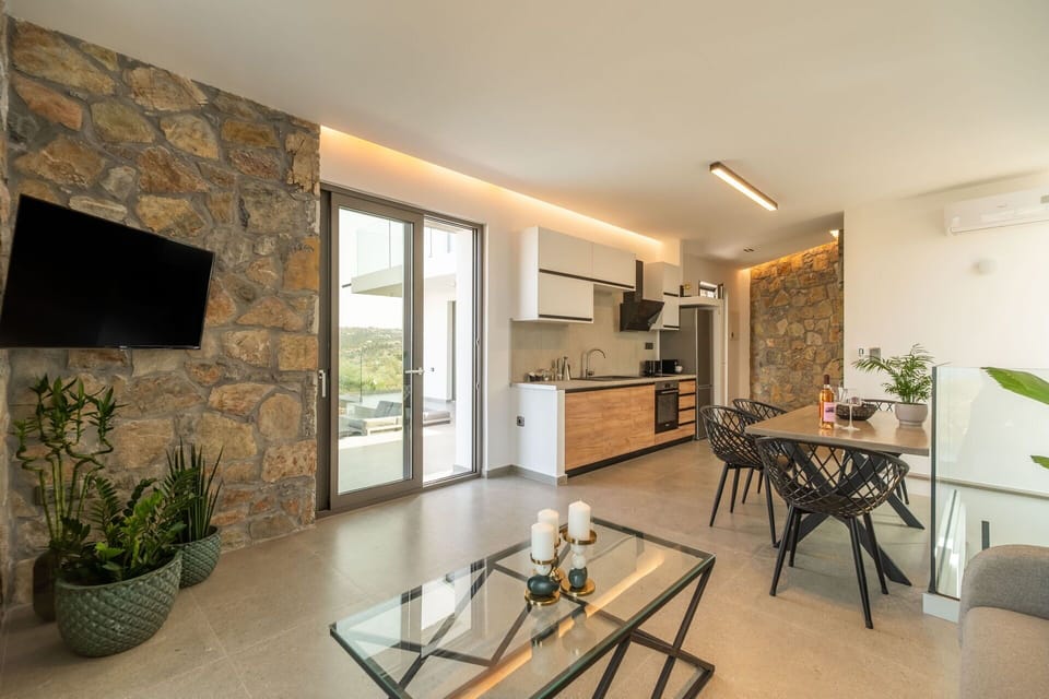 Dining Room, Kitchen