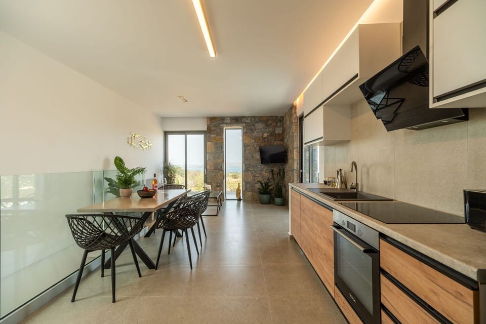 Dining Room, Kitchen