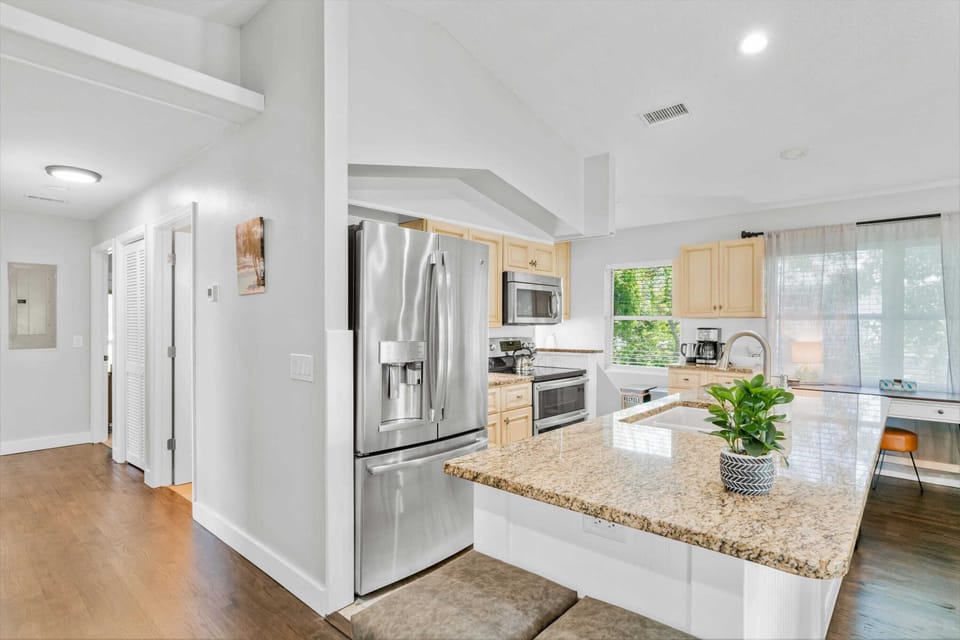 Kitchen With Expansive Island