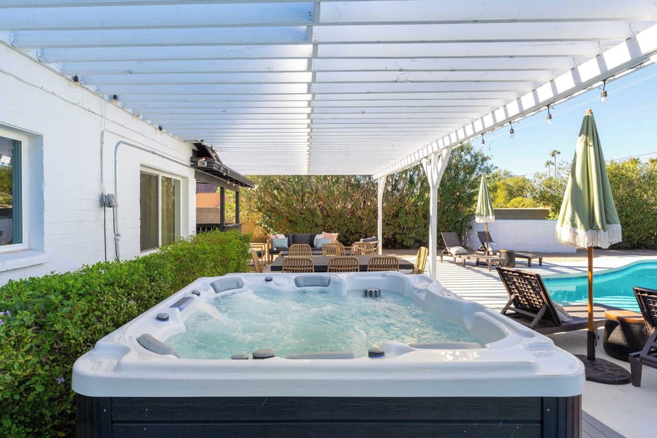 Backyard goals achieved: bubbles, serenity, and endless vibes.