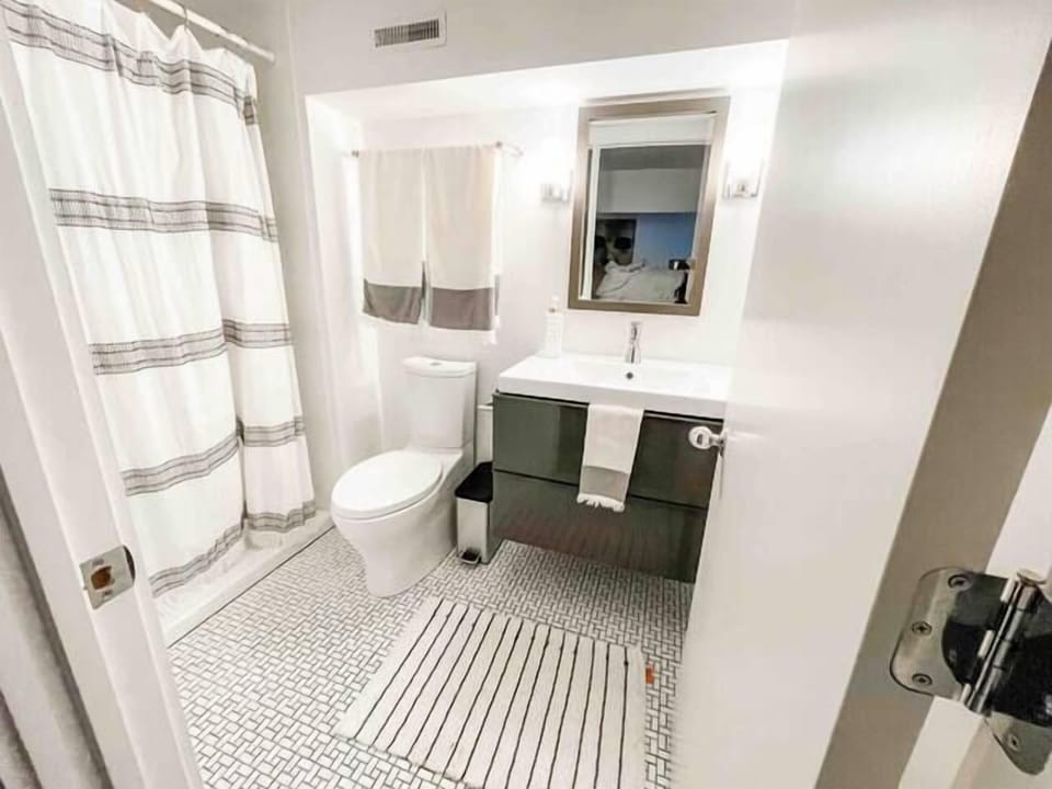 Full bathroom with all necessary essentials