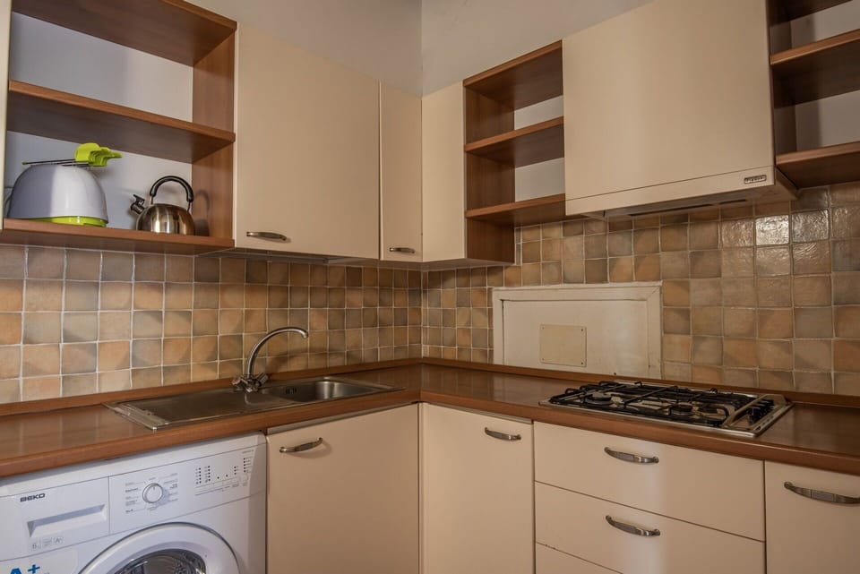 Autumn, Kitchen, Spring, Summer