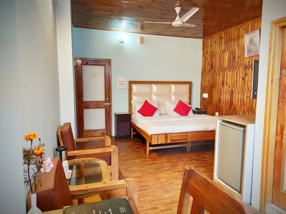 Deluxe Double Room, Balcony, River View | Individually decorated, individually furnished, desk, laptop workspace