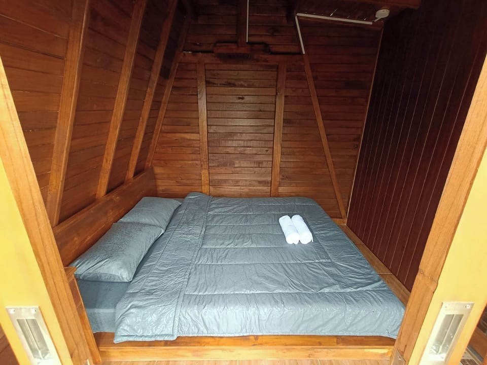 Triangle Deluxe | Free WiFi, bed sheets