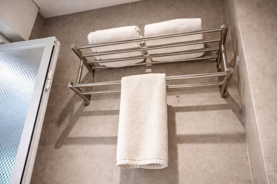 Shower, bidet, towels