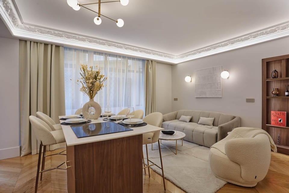 Apartment | Dining