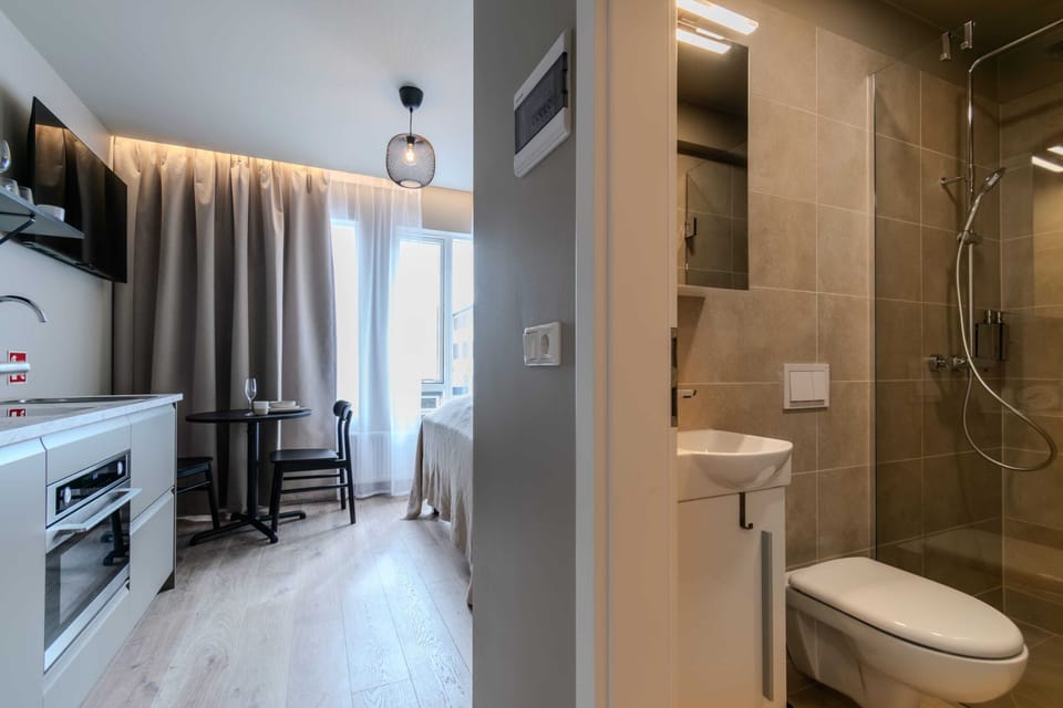 Studio w bathroom