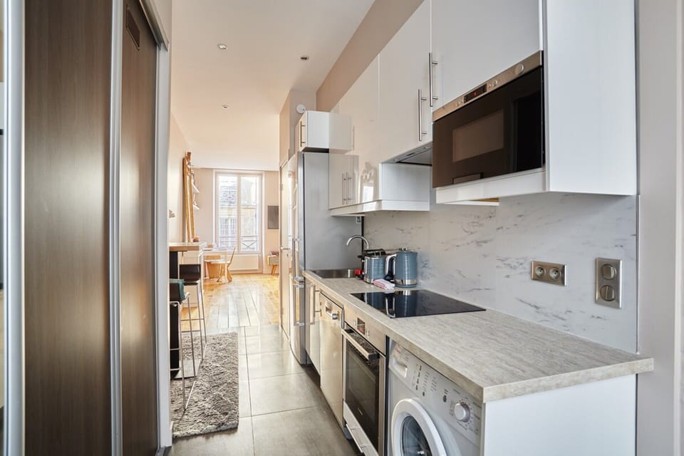 Apartment | Private kitchen | Coffee/tea maker, fridge, microwave, oven