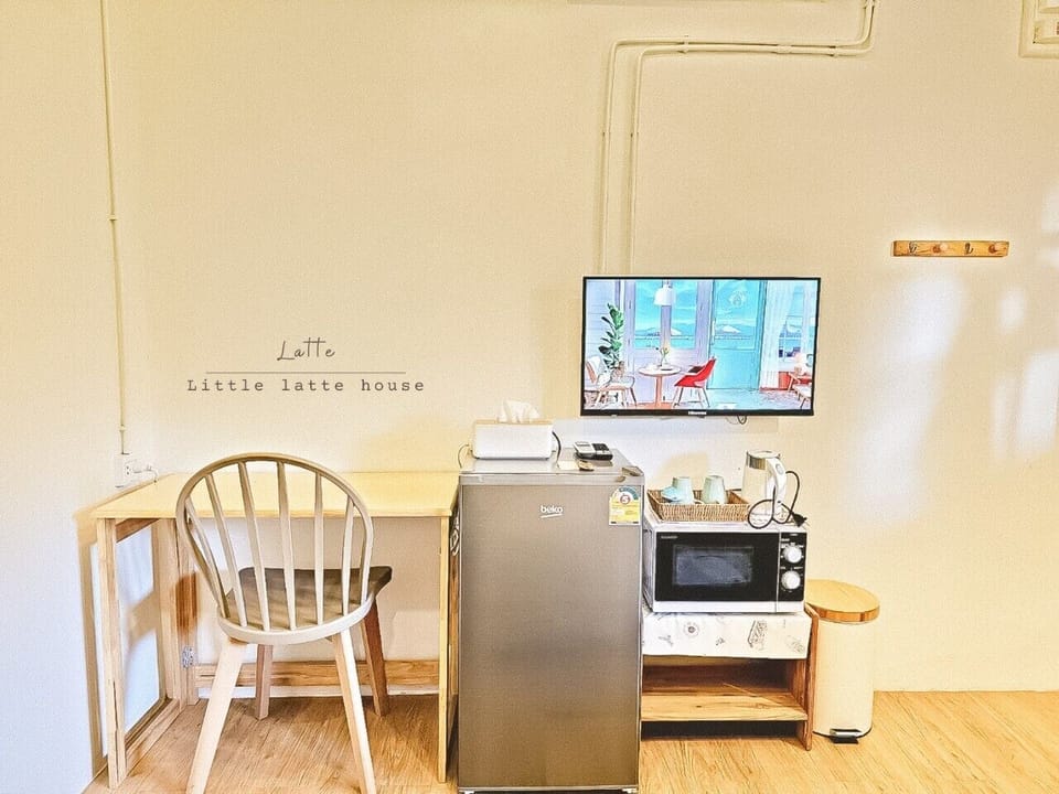 Double Room | In-room safe, desk, laptop workspace, iron/ironing board