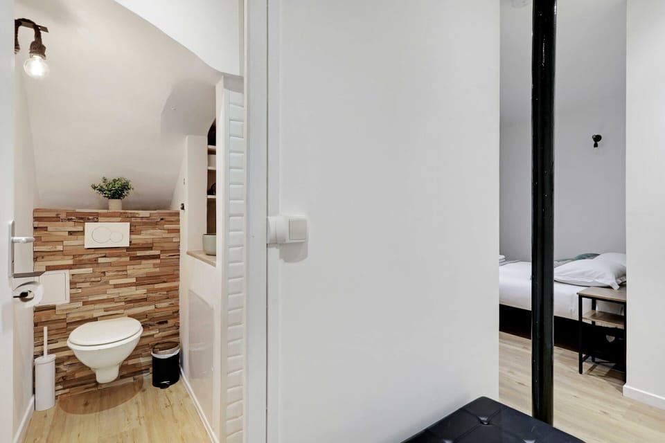 Apartment | Bathroom | Hair dryer, towels