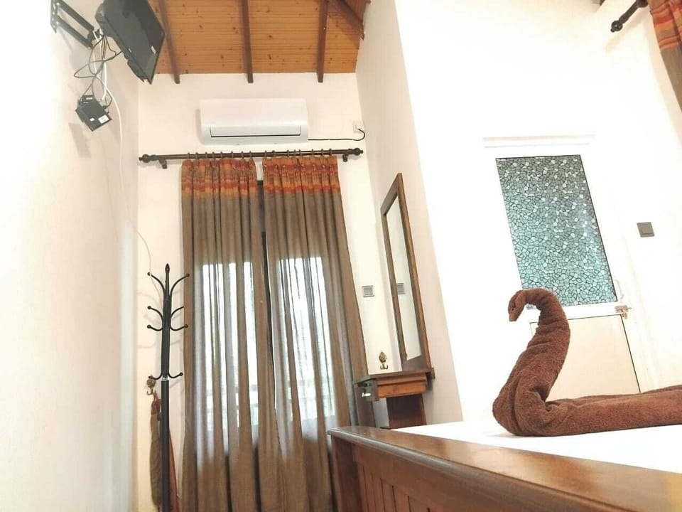 Basic Single Room | Free WiFi