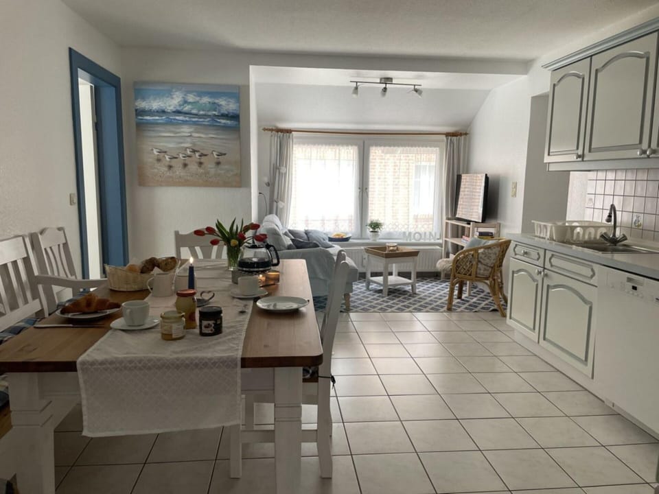 Apartment | Dining
