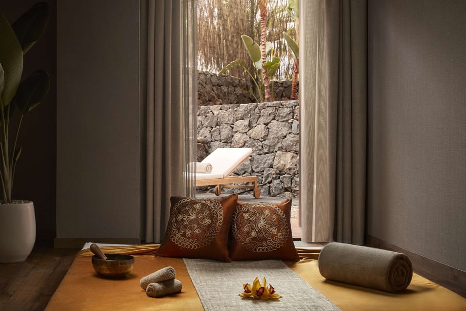 Couples treatment rooms, sauna, hot tub, steam room, Turkish bath