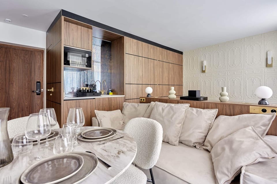 Apartment | Dining