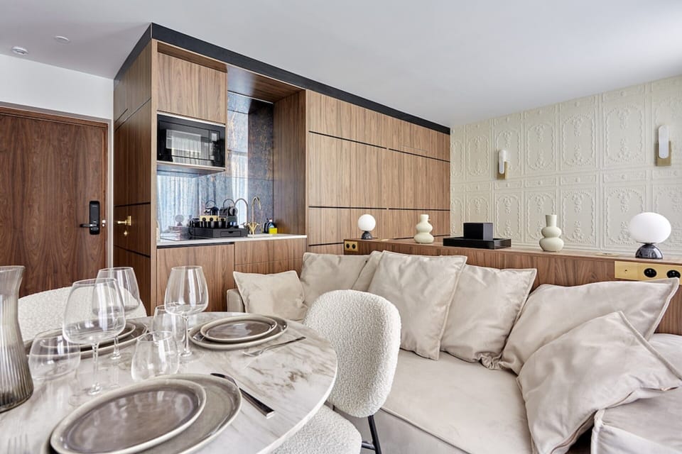 Apartment | Dining