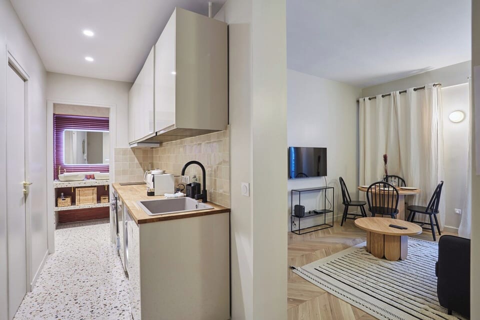 Apartment | Private kitchen | Coffee/tea maker, fridge, microwave, oven