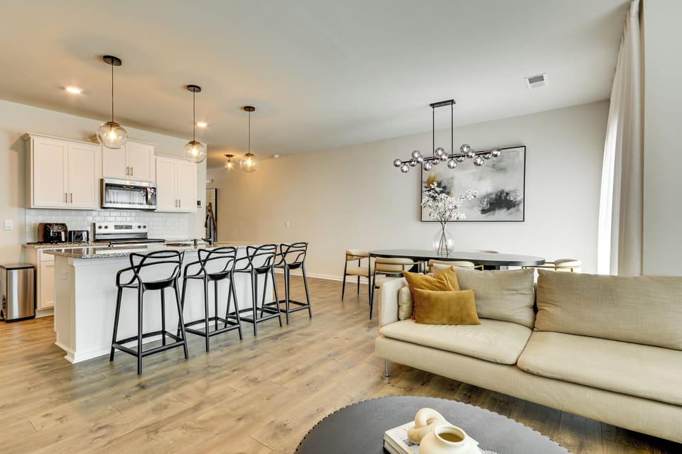 Apartment (3 Bedrooms) | Front of property